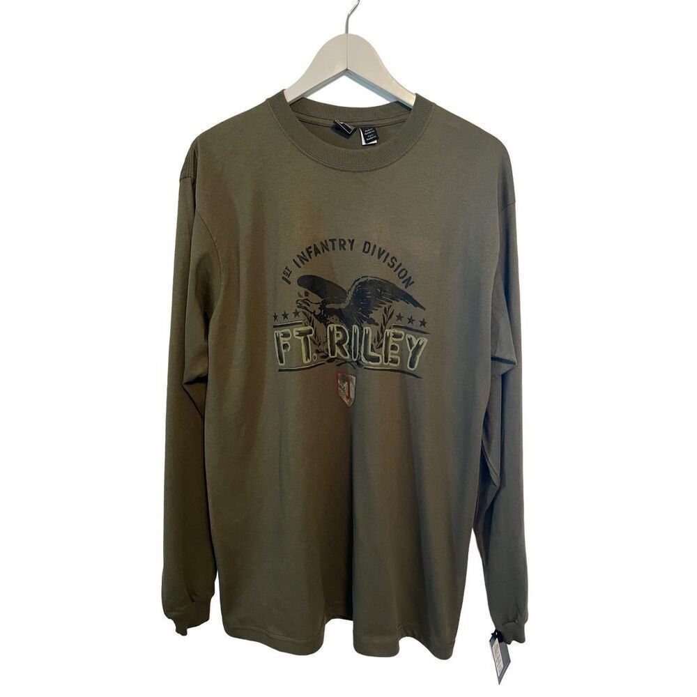 NWT Army Ft. Riley long sleeve army green graphic t-shirt - L